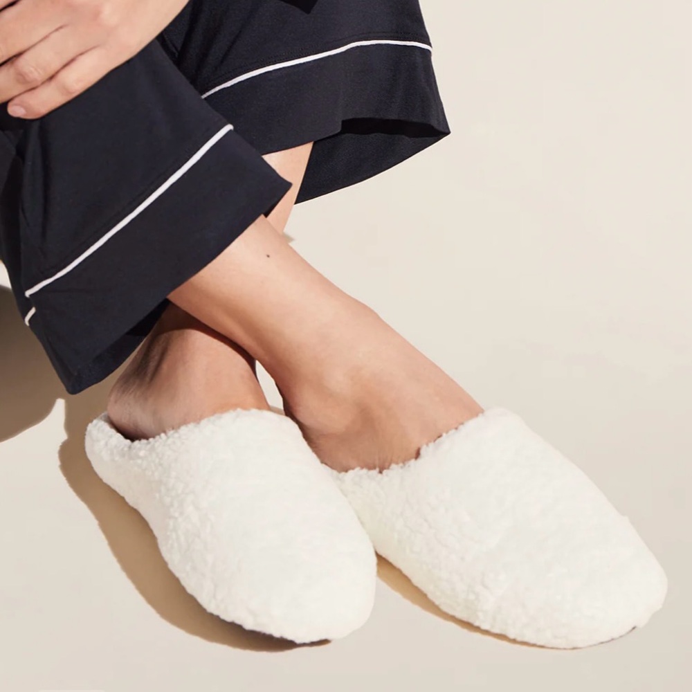 NEW with tags Eberjey Women's ivory Sherpa cozy house Slippers size SMALL